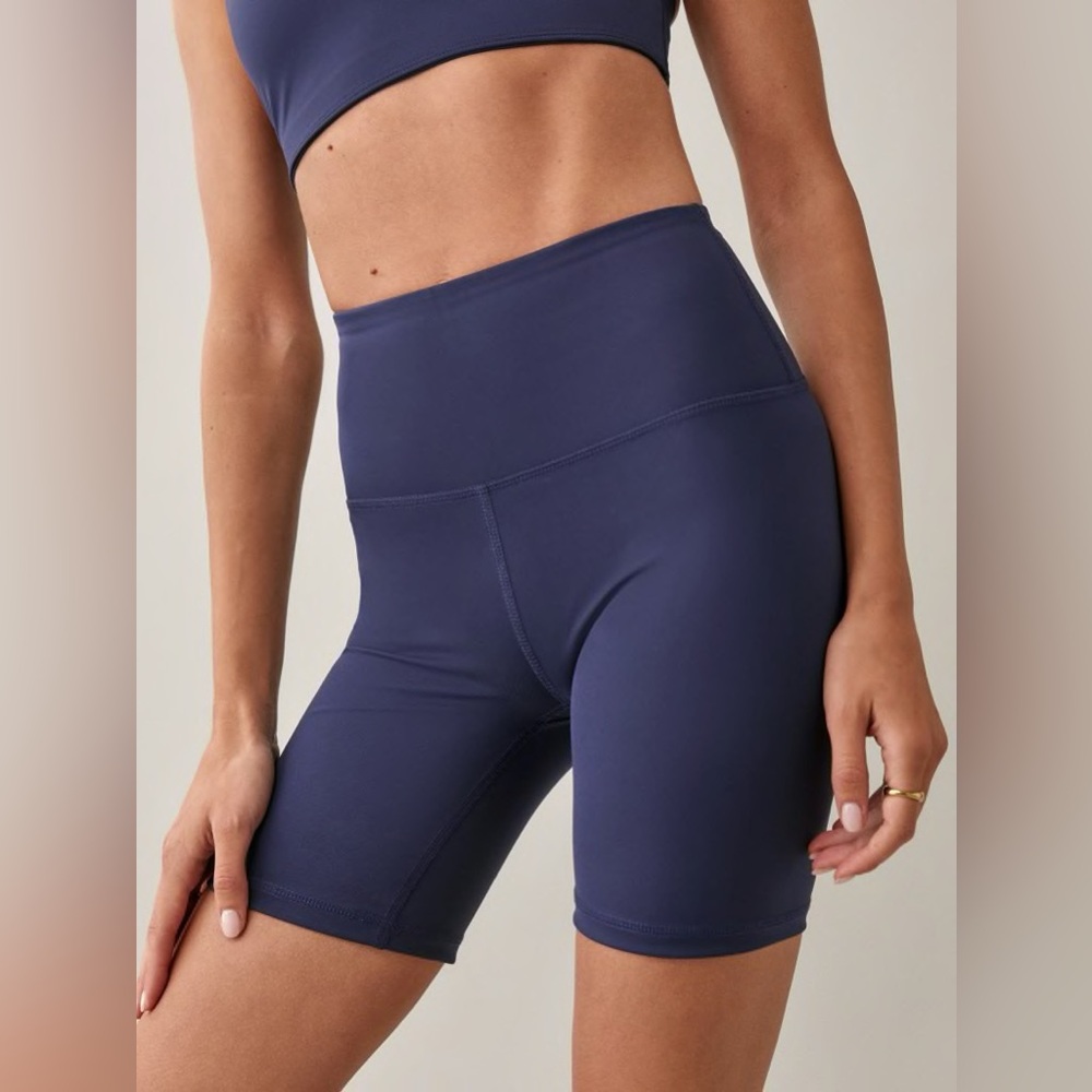 Reformation Ecomove High Rise 7" Navy Bike Short - Size Small